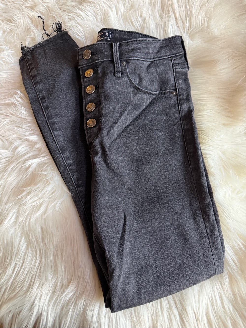 Abercrombie & Fitch Women’s Skinny Jeans - washed black